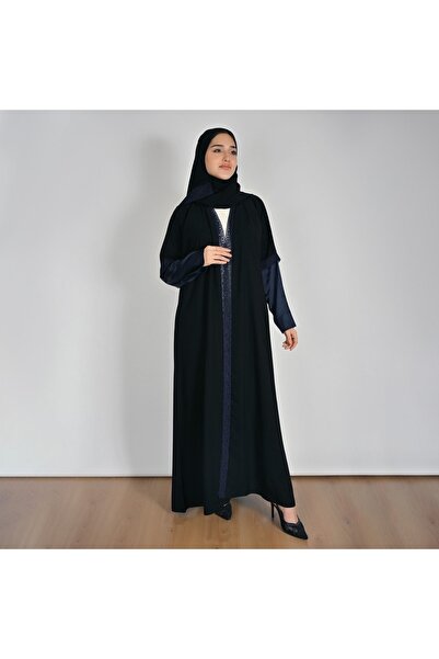 HAWRAA ABAYA عباية سوداء بقصة انسيابية بأكمام ساتان كحلي ولمسات دانتيل