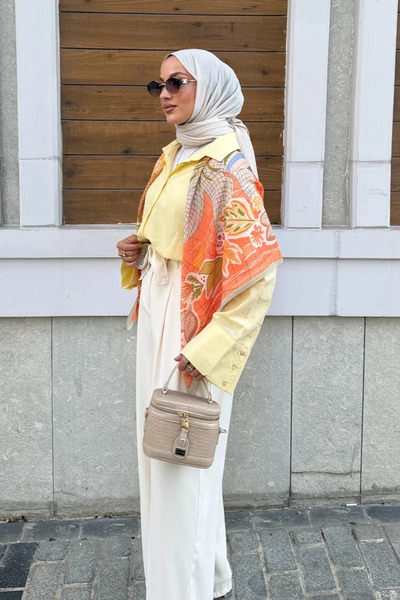 Madame Polo Bloom Pattern Shoulder Shawl - Orange
