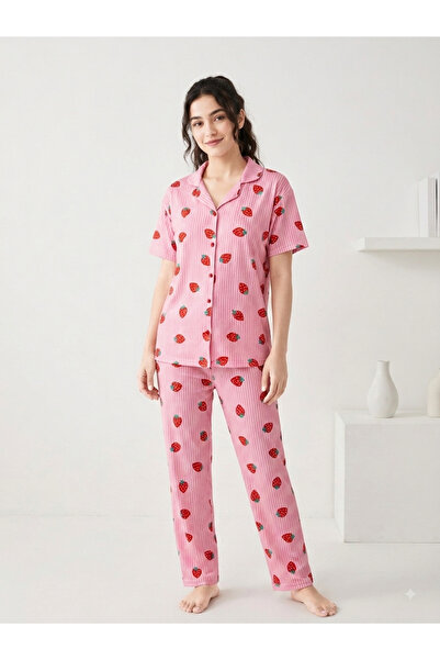 Kadın Çilek Desenli Pamuklu Düğmeli Pijama Takımı