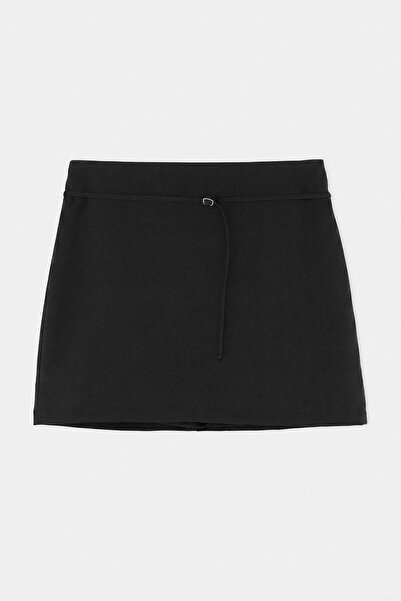 Trendyol Curve Black Thin Belt Detailed Mini Short Skirt Shorts & Bermuda Tbb...