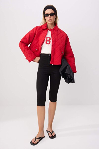 Trendyol Collection معطف عادي ذو ياقة مخملية مبطنة باللون الأحمر TWOSS26MO00024