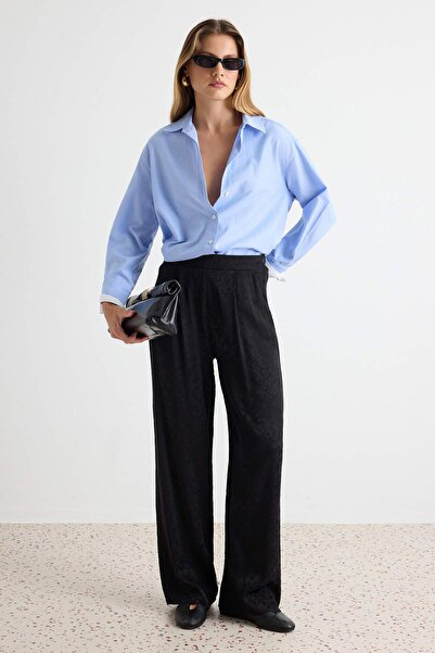 Trendyol Collection بنطلون جاكار أسود من الساتان TWOAW27PL00017
