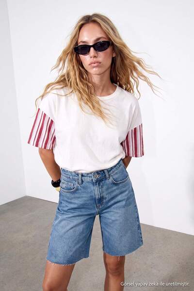 Drop by TrendyolMilla تي شيرت أحمر بياقة دائرية وأكمام وتفاصيل من القماش المن...