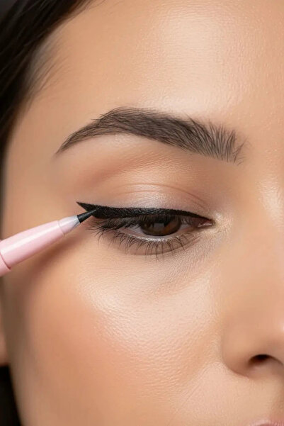 Miniso Lisanslı Minimalist Serisi Kesik Uçlu Eyeliner – İnce ve Kalın Çizgi K...