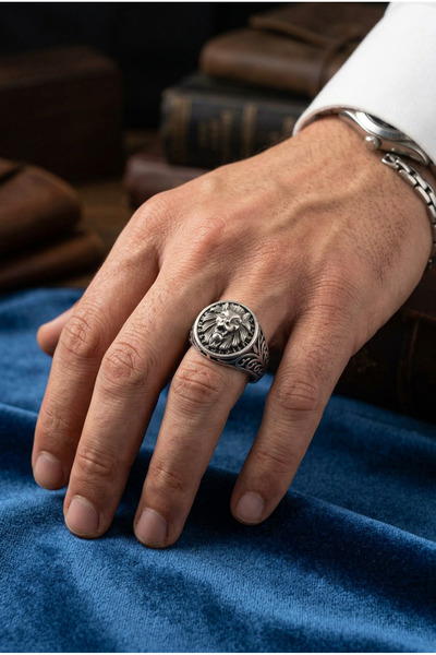Begondio Special Design Masculine Adjustable Men's Ring with Lion Figure