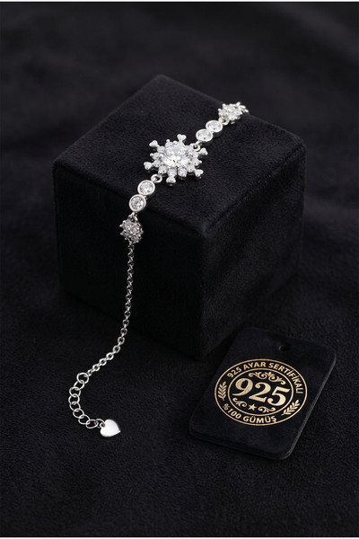 Roza Silver 925 Ayar Zirkon Taşlı Rodyum Yonca Detaylı Kar Tanesi Gümüş Bileklik