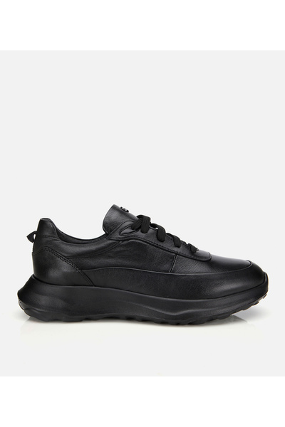 Hotiç Men's Leather Black Soft Textured High-Sole Sports Shoes