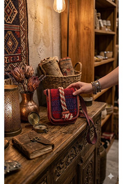 Bohemian حقيبة صغيرة مصنوعة يدويًا من الكليم البوهيمي متعدد الألوان