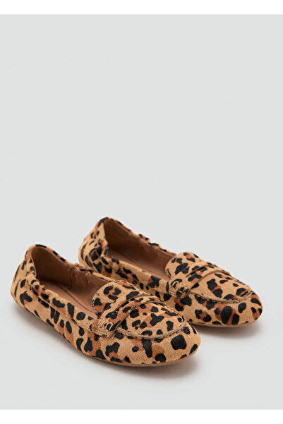 MANGO Woman Δερμάτινα loafers με σχέδιο λεοπάρ
