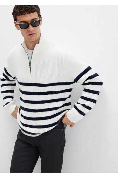 Mavi Yarı Fermuarlı Çizgili Beyaz Kazak Slim Fit / Dar Kesim 0710131-70057