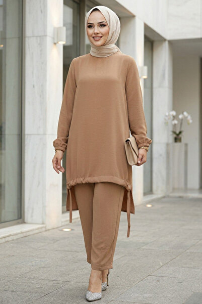 Neva Style طقم إسلامي من قطعتين بلون الجمل 65876C