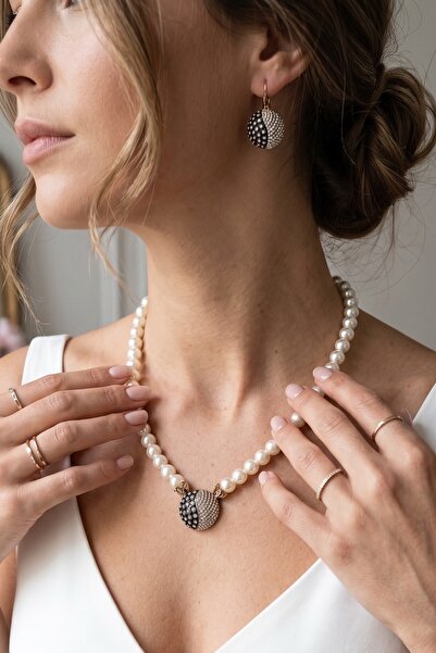 FAYRA ACCESSORIES Kristal Taşlı Yuvarlak İnci Kolye ve Küpe Seti