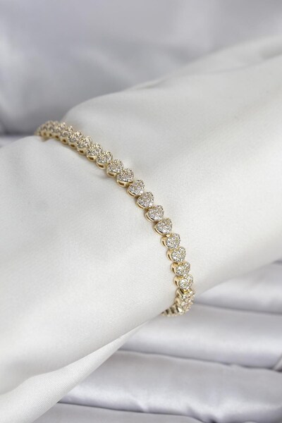 Inure Jewelry سوار نسائي من النحاس ذهبي اللون على شكل قلب مرصع بحجر الزركون