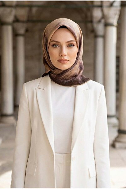 Vissona 100% Twill İpek Monogram Desenli Bej Renkli 90x90 Dikim Şekli : El Di...