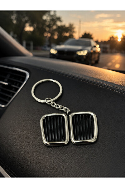 BMW Böbrek Izgara Tasarımlı Metal Anahtarlık – Klasik Otomobil Aksesuarı