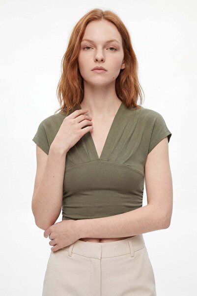 HAKKE Elegant blouse with ruched detail and v-neck