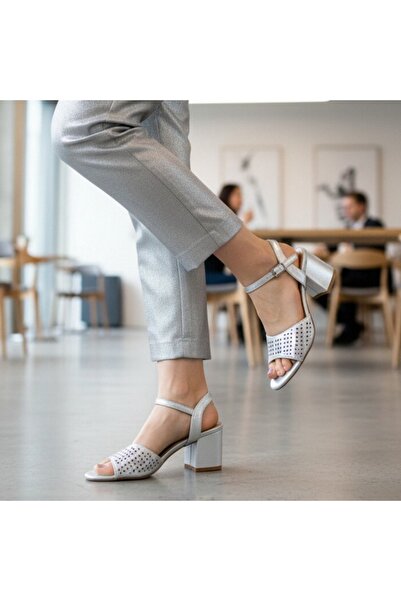 OEM Γυναικεία πέδιλα με τακούνι, από οικολογικό δέρμα, με διάτρητο σχέδιο και...