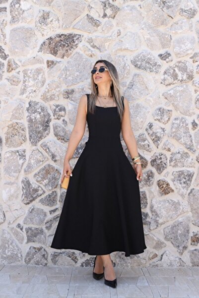 bytugcekaya Μαύρο μίντι φόρεμα με τετράγωνο γιακά και δέσιμο στην πλάτη