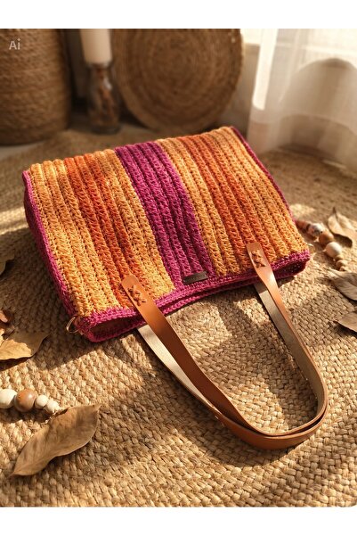 Meya design Stylish Design Handcrafted Handbag with Large Internal Volume - O...