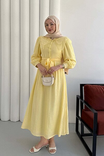 Modaensarbutik Bebe Yaka Organze Nakışlı Yarım Düğmeli Tesettür Elbise-SARI