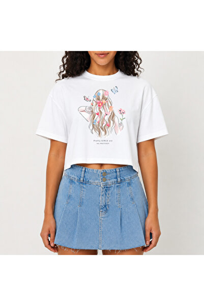 URBANTRENDSTORE Crop T-shirt με λευκό σχέδιο, άνετη εφαρμογή, ακατέργαστη κοπ...