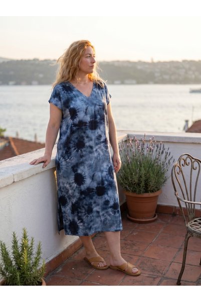 STORi Navy Blue Shibori Batik Midi Kaftan Dress Viscose Plus Size V-Neck