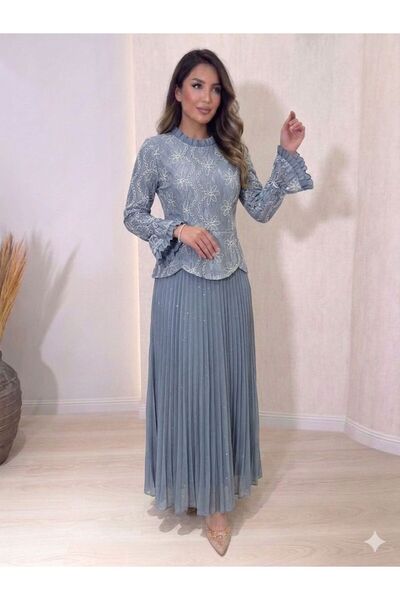 Pyramid masterpieces Nasai Long Dress with Long Sleeves