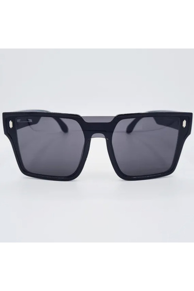 Matteo Ferari Unisex Black Oversized UV400 Sunglasses – Modern Fashion Model
