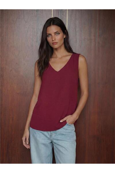 WeShaya Burgundy Polyester Elastane Blend Flexible Textured V-Neck Zero Sleev...
