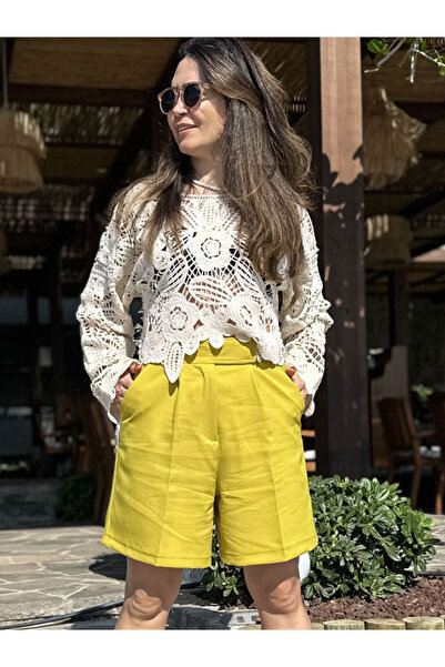 Burcu Özpıranga Jüri Yeşil Cırtlı Şehir Boy Şort (Görsellerde Ürün Ölçüleri M...
