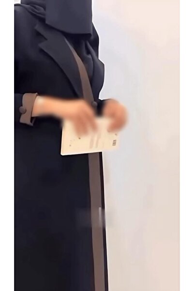 Rosana عباية نرجس, عباية بلمسة بنية