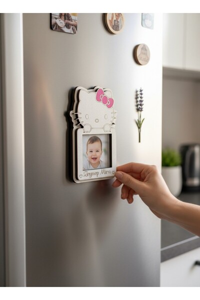 FOTO SHOP Kişiye Özel Hello Kitty Fotoğraflı Ahşap Magnet – İsim Yazılı Çocuk...