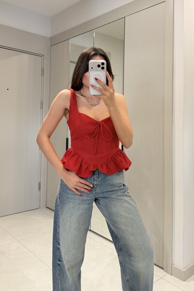 Gizem Ecemiş Stella Kırmızı Volanlı Kalp Yaka Büstiyer