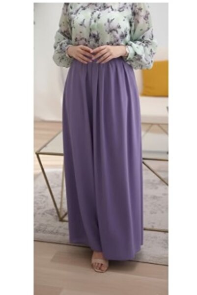 FULLJOY A long, wide-cut skirt; an elegant skirt with subtle pleats that adds...