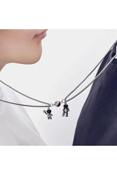 Armastr Couple Astronaut Necklace Magnetic Lover Necklace Set of 2