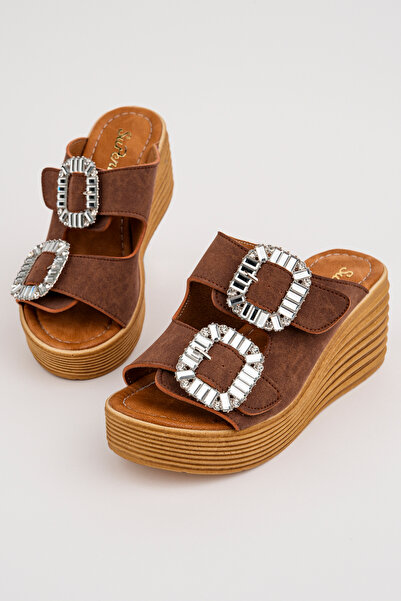 Madam Tarz Spr-2005 Padded Sole Buckle Slippers
