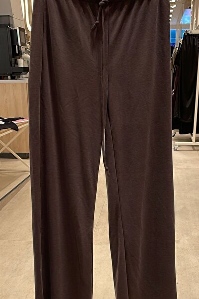 Hiccup Busem Wide-Legged Sweatpants with Drawstring Waist Detail