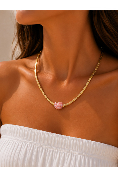 Girift Vintage Emery Pink Snail Figured Gold Necklace