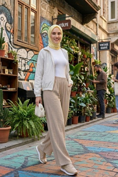 Hb Harma Time Butik بنطلون نسائي فضفاض من قماش الفراولة باللون البيج مع خصر مطاطي