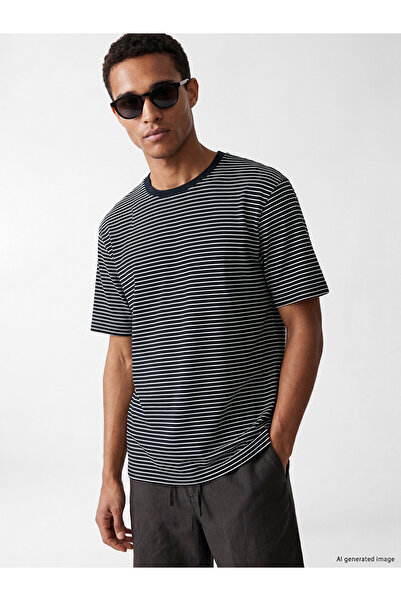 LC Waikiki Peak New Season Crew Neck Striped Men's T-Shirt