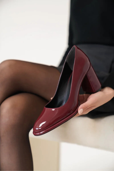 Generic Brand Burgundy Patent Leather Women's Heeled Shoes Tr18Ms11C