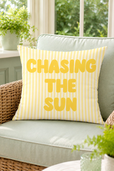 Evmila Jarko žuta prugasta navlaka za jastuk sa tekstom "Chasing The Sun" Lje...