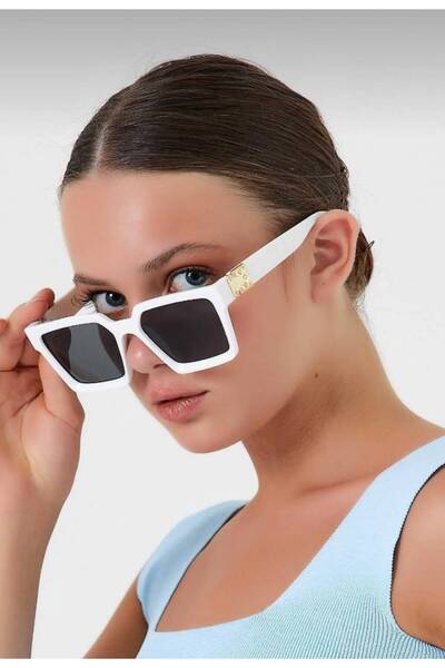 Mise Aksesuar نظارات شمسية بيضاء اللون كبيرة الحجم