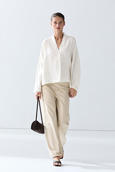 Massimo Dutti Ketenli V yaka dökümlü gömlek