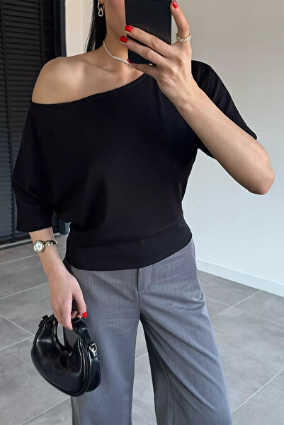 Aryena Black Women's Boat Neck Blouse