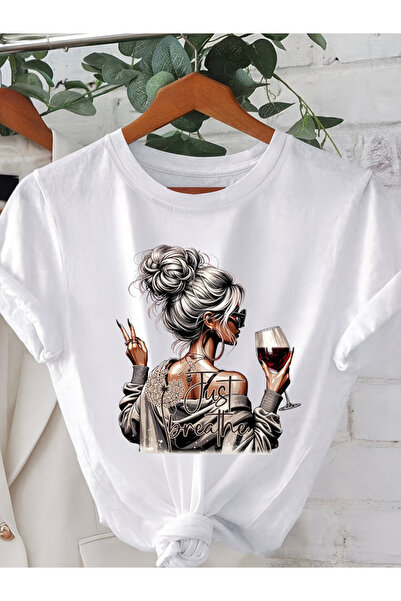 ANEMOS Wear تي شيرت نسائي أبيض كبير الحجم مطبوع عليه شكل فتاة مع كأس نبيذ DTF...