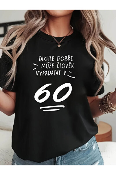 01THEONE تي شيرت نسائي بتصميم مرح يحمل عبارة تشييكية "TAKHLE DOBRE MUZE CLOVE...