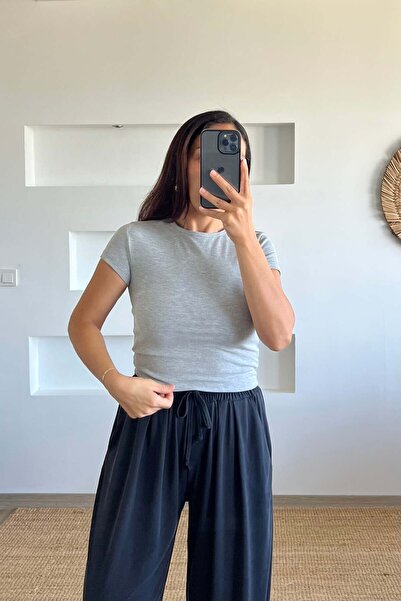 butikhola Gray Soft Textured Basic Tshirt