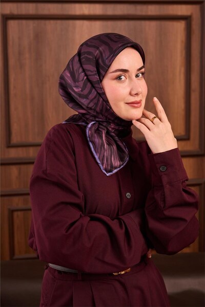 Silk Home Twill İpek Eşarp Mürdüm Eflatun Geometrik Desenli Tok Duruşlu 90x90