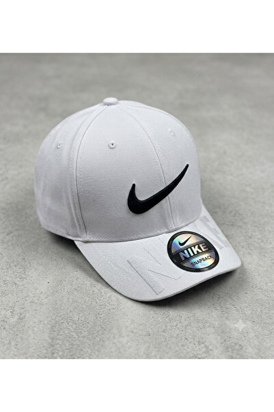 NNNN 🤍 كاب نابكي Snapback الأبيض – ناصع البياض وأنيق التفاصيل
